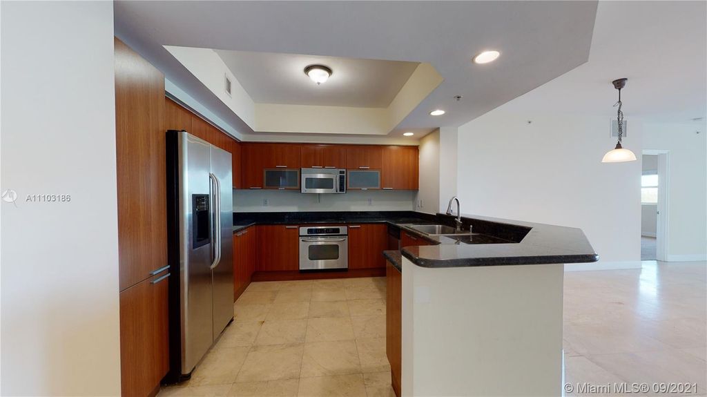 14951 E Royal Oaks Ln #602, Miami, FL 33181