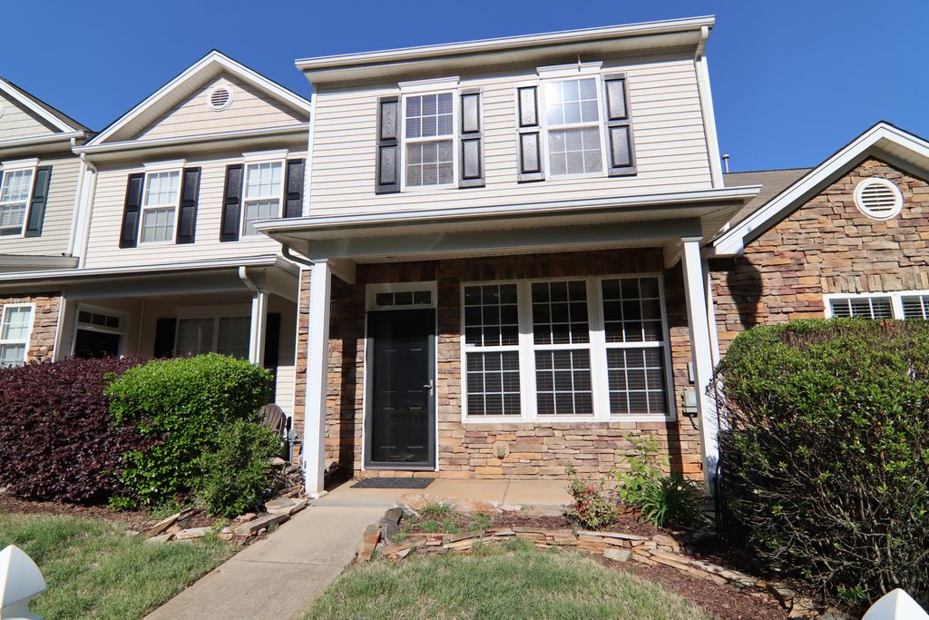 8229 Belneath Ct, Raleigh, NC 27613