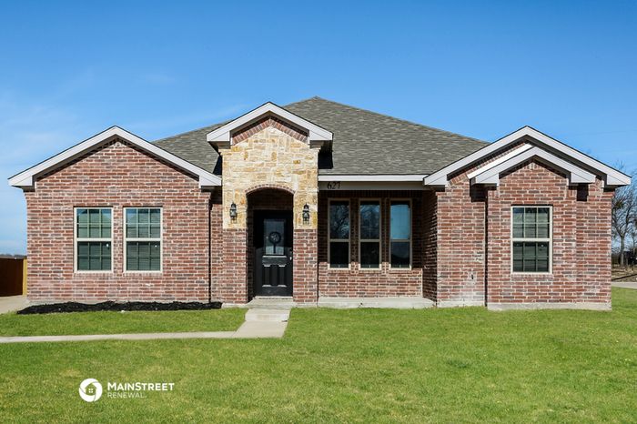 627 Green Mound Dr, Red Oak, TX 75154