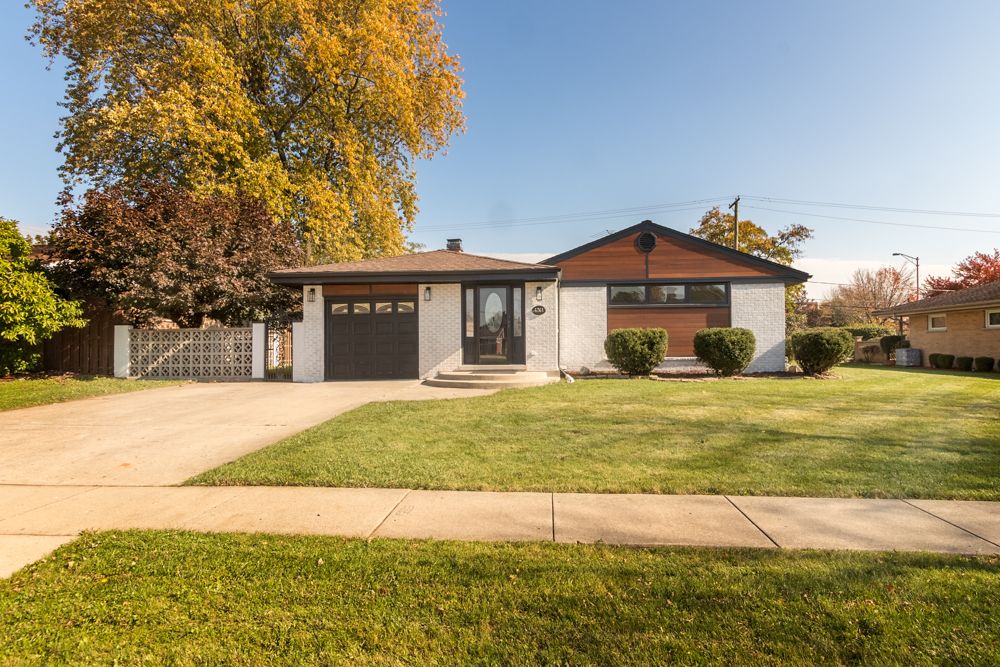 4761 N Redwood Dr, Harwood Heights, IL 60706