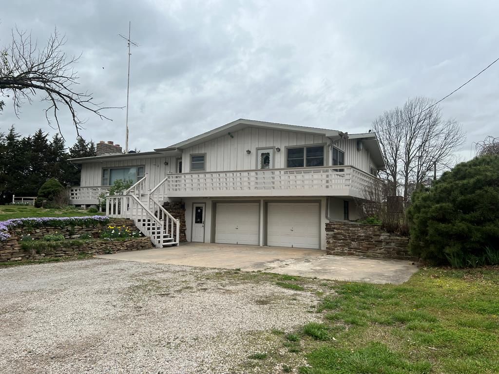 3403 County Road 3900, Independence, KS 67301