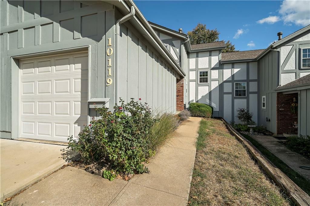 10119 Edelweiss Cir, Merriam, KS 66203 Trulia