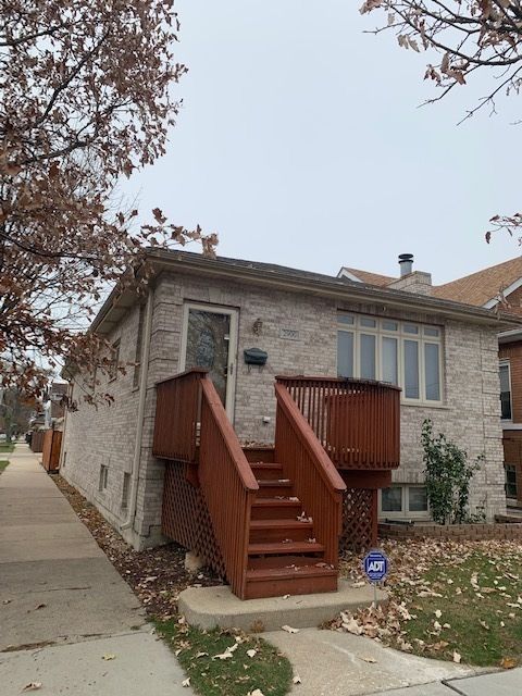 2900 N Newcastle Ave, Chicago, IL 60634