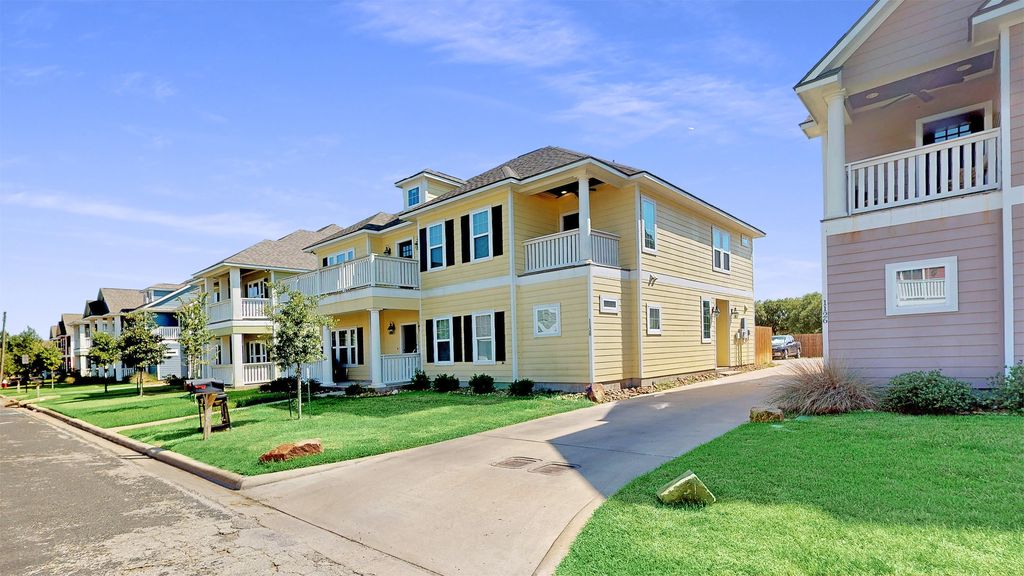 1128 Oney Hervey Dr, College Station, TX 77840