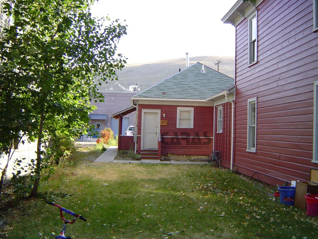 226 1/2 N  1st St   W, Missoula, MT 59802