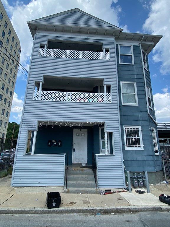 76 Townsend St, Worcester, MA 01609