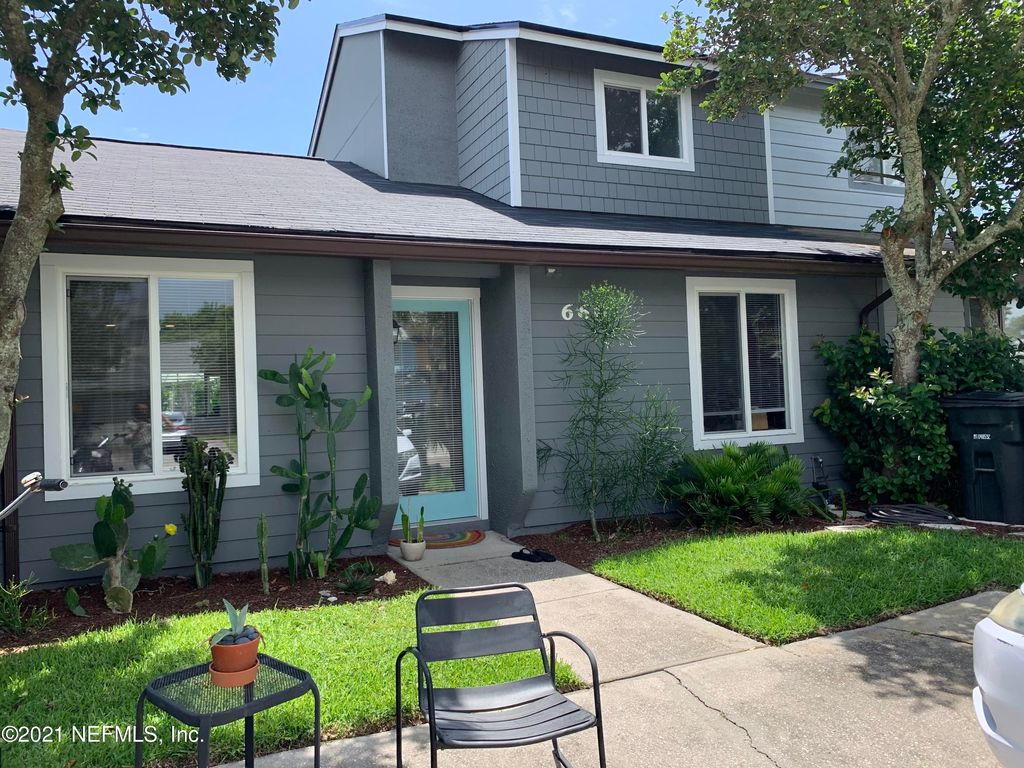 660 Aquatic Dr, Atlantic Beach, FL 32233