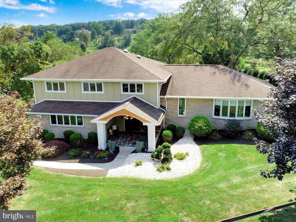 405 Ridge Rd, Orwigsburg, PA 4 Bed, 4 Bath SingleFamily Home 40