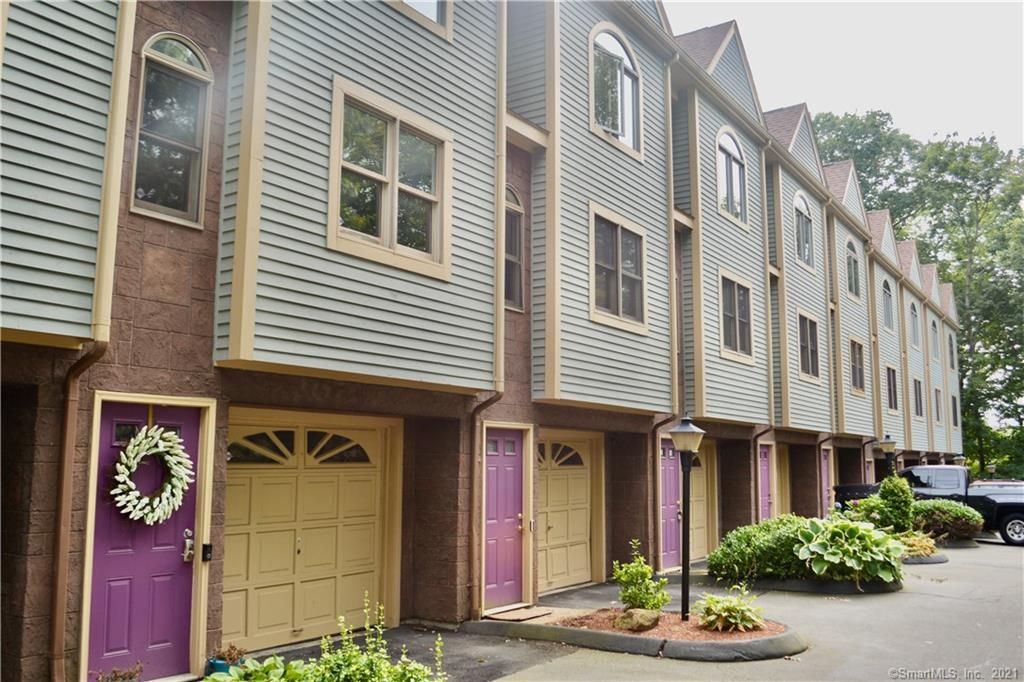 25 Rock Hill Rd #D, New Haven, CT 06513