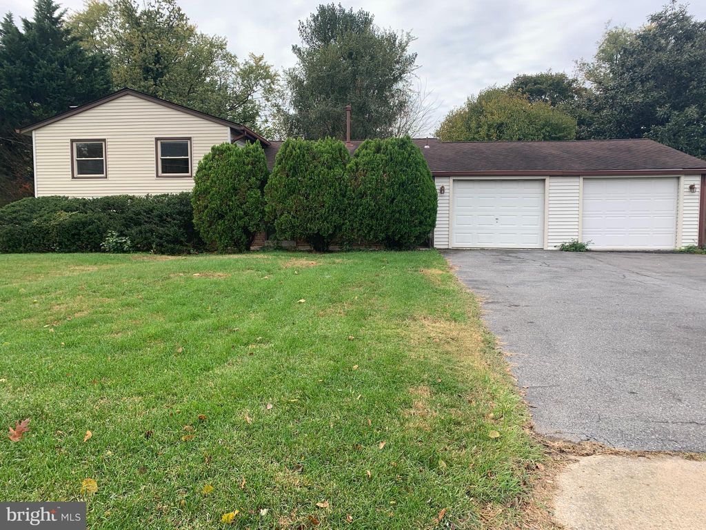 7312 Muncaster Mill Rd, Derwood, MD 20855