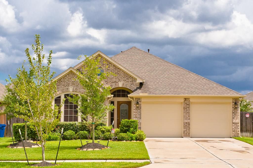 2419 Oakland Valley Dr, Rosenberg, TX 77471