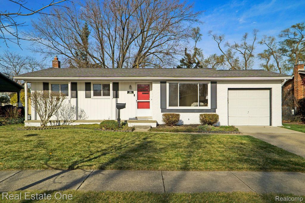 1554 Nantucket Rd, Plymouth, MI 48170