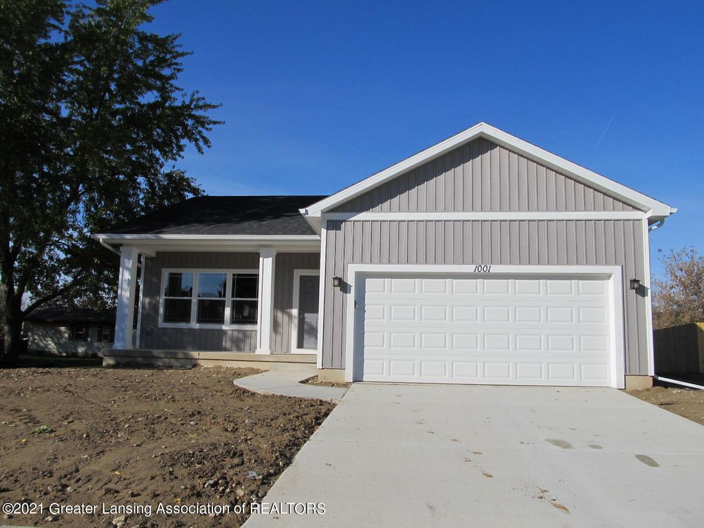 65 Dickens Rd, Spring Arbor, MI 49283