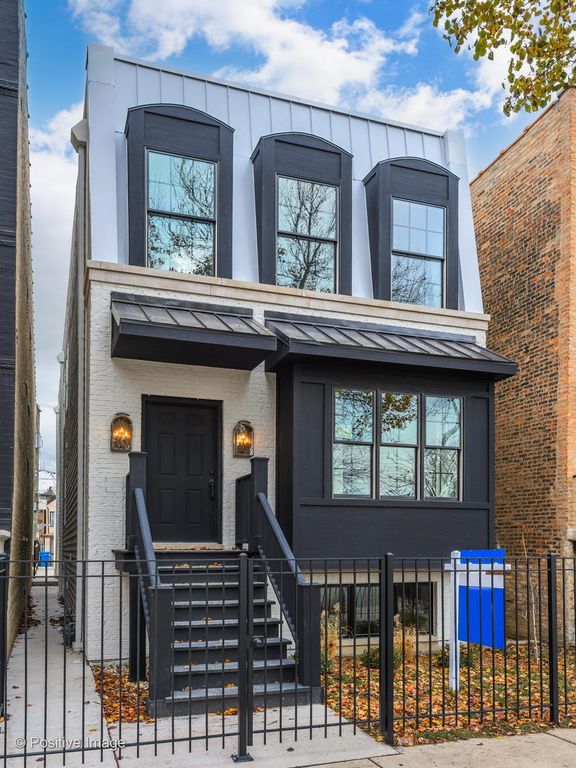 2222 W Ohio St, Chicago, IL 60612