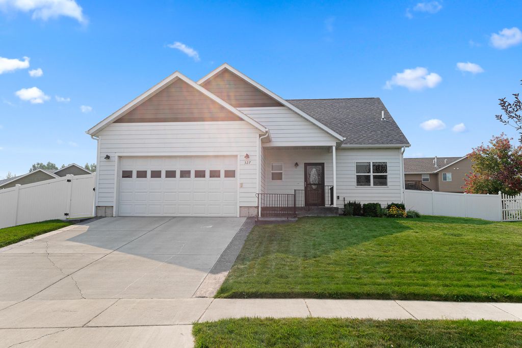 327 Willowbrook Dr, Helena, MT 59602