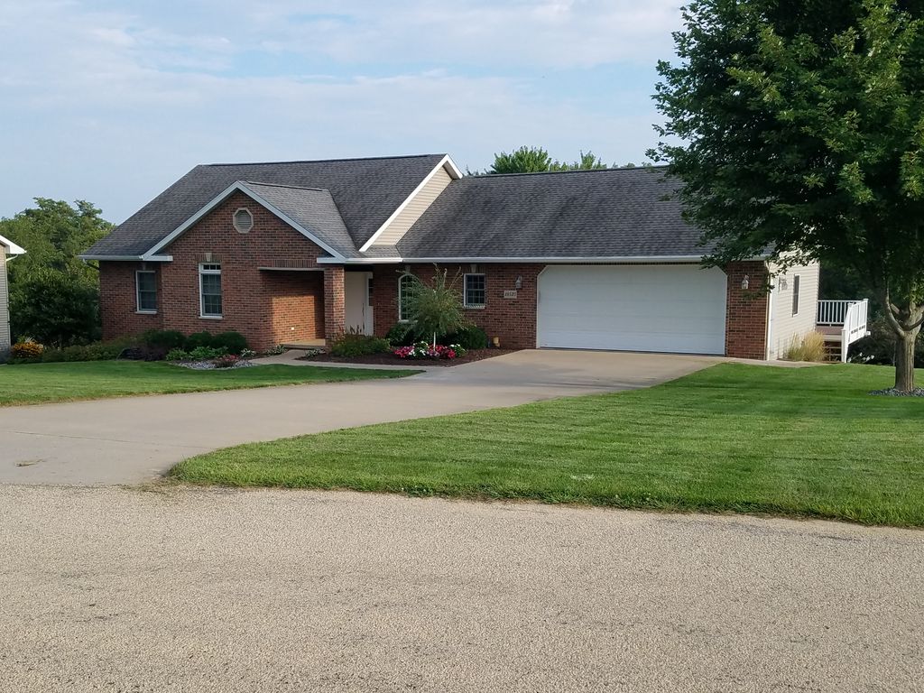 18535 W Joyce Ct, East Dubuque, IL 61025 Trulia