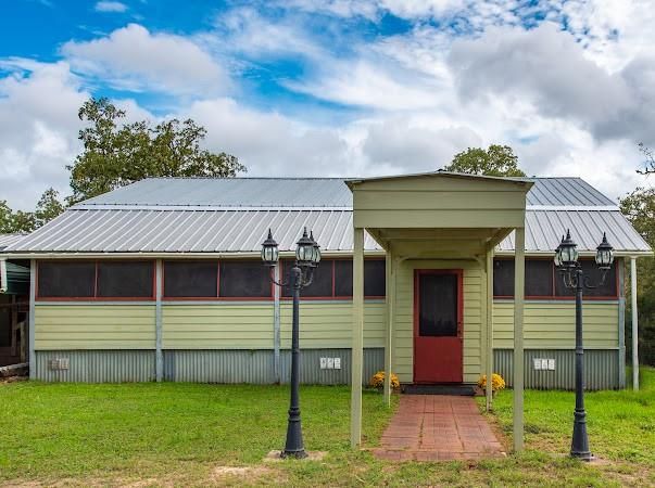 610 Raymond Lehmann Ln, Ledbetter, TX 78946