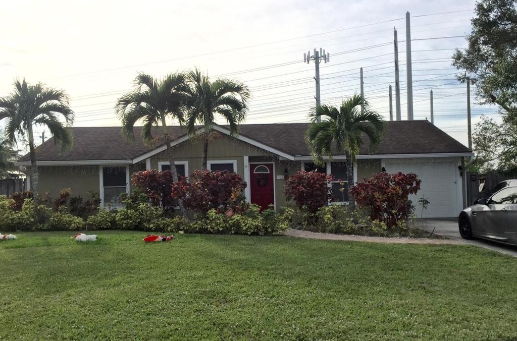 1108 Grandview Cir, Royal Palm Beach, FL 4 Bed, 2 Bath SingleFamily