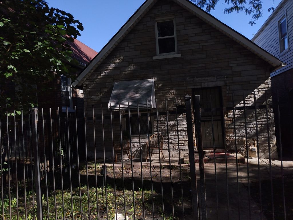827 N Harding Ave, Chicago, IL 60651