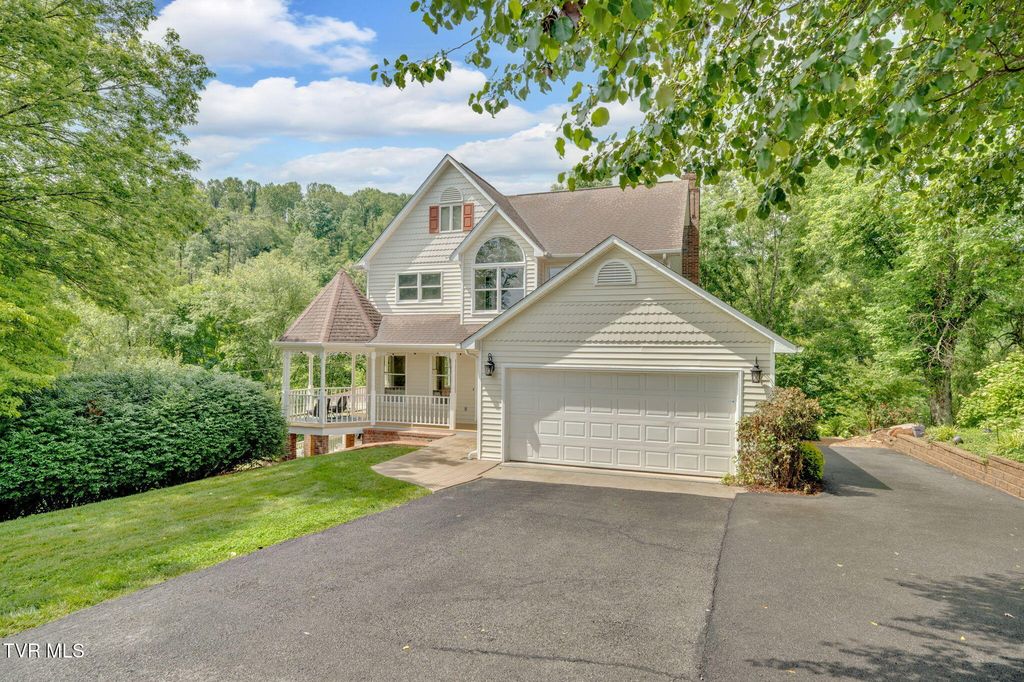 266 Mark St, Gate City, VA 24251