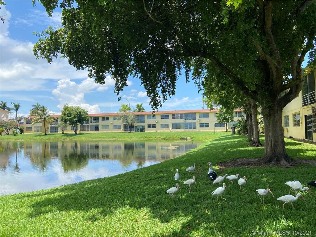 20200 NE 29th Ct #N102, Miami, FL 33180