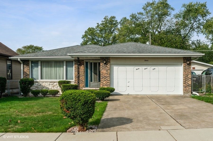 9740 Warren Ave, Oak Lawn, IL 60453