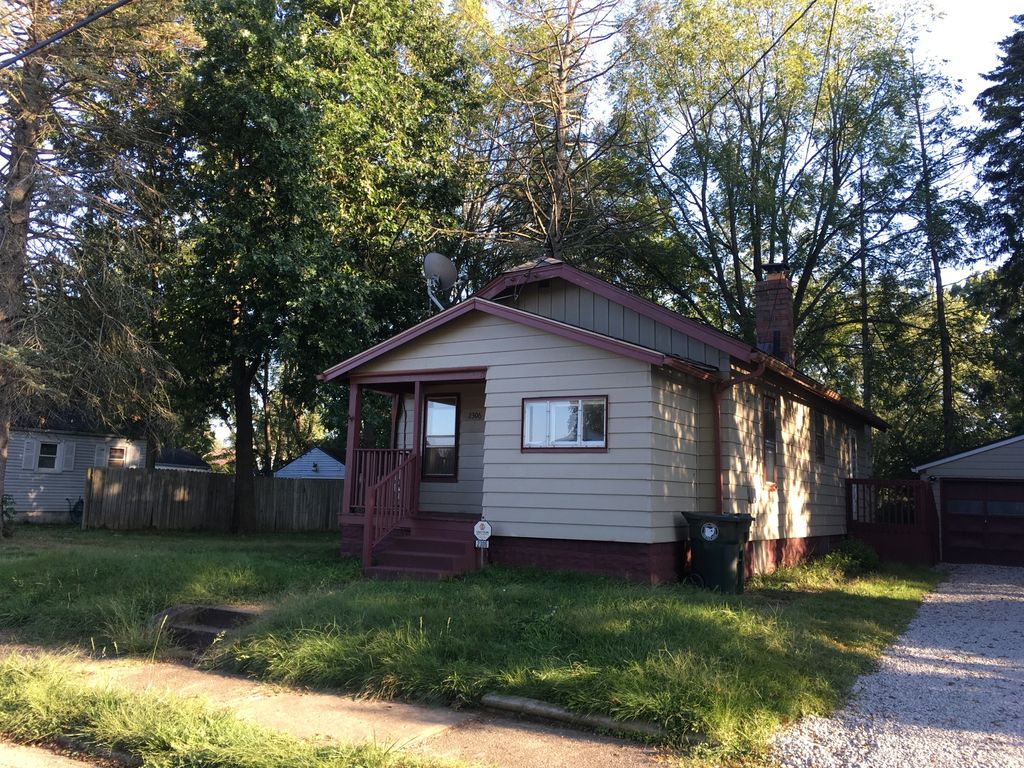 2306 24th St NE, Canton, OH 44705