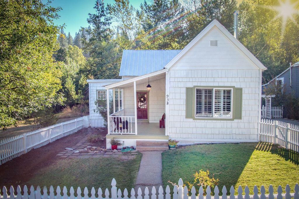 938 Sacramento St, Dutch Flat, CA 2 Bed, 1 Bath SingleFamily Home