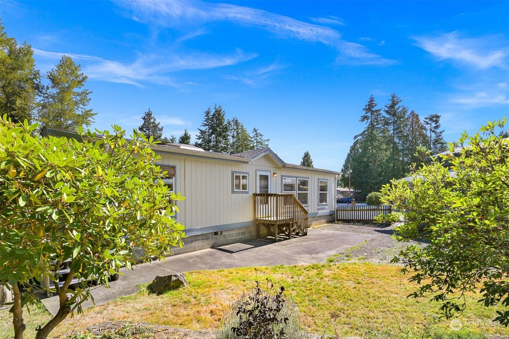 8689 Harbor Drive, Blaine, WA 98230
