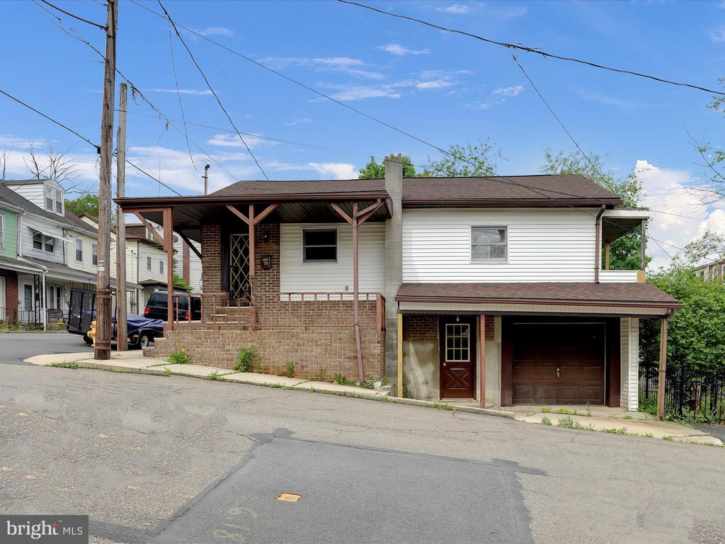 118 S 9th St, Ashland, PA 17921