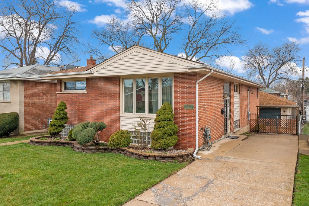 8634 S Kenwood Ave, Chicago, IL 60619