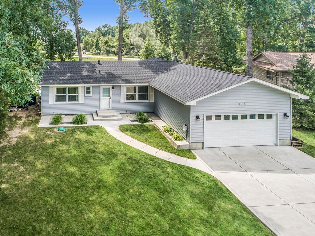 577 Acorn Trl, Horton, MI 49246