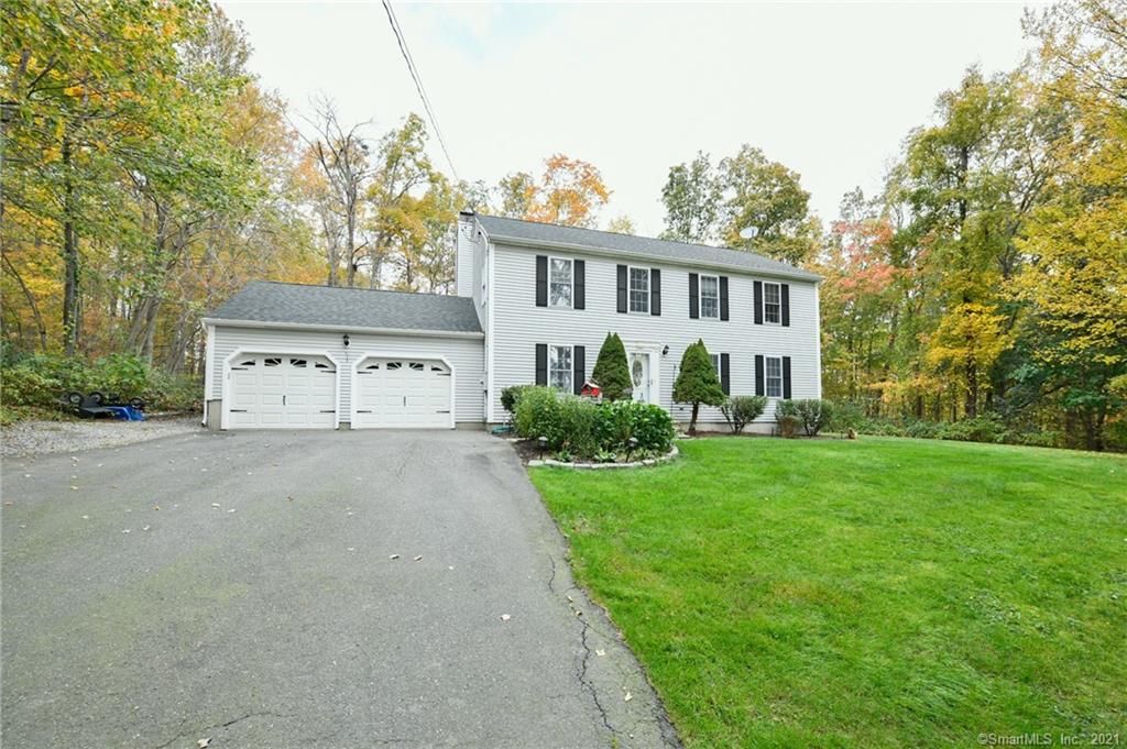 6 Robinmark Rd, Prospect, CT 06712