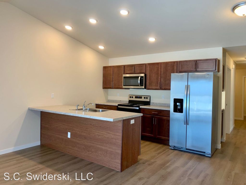 4395 Christopher Dr #5, Eau Claire, WI 54703