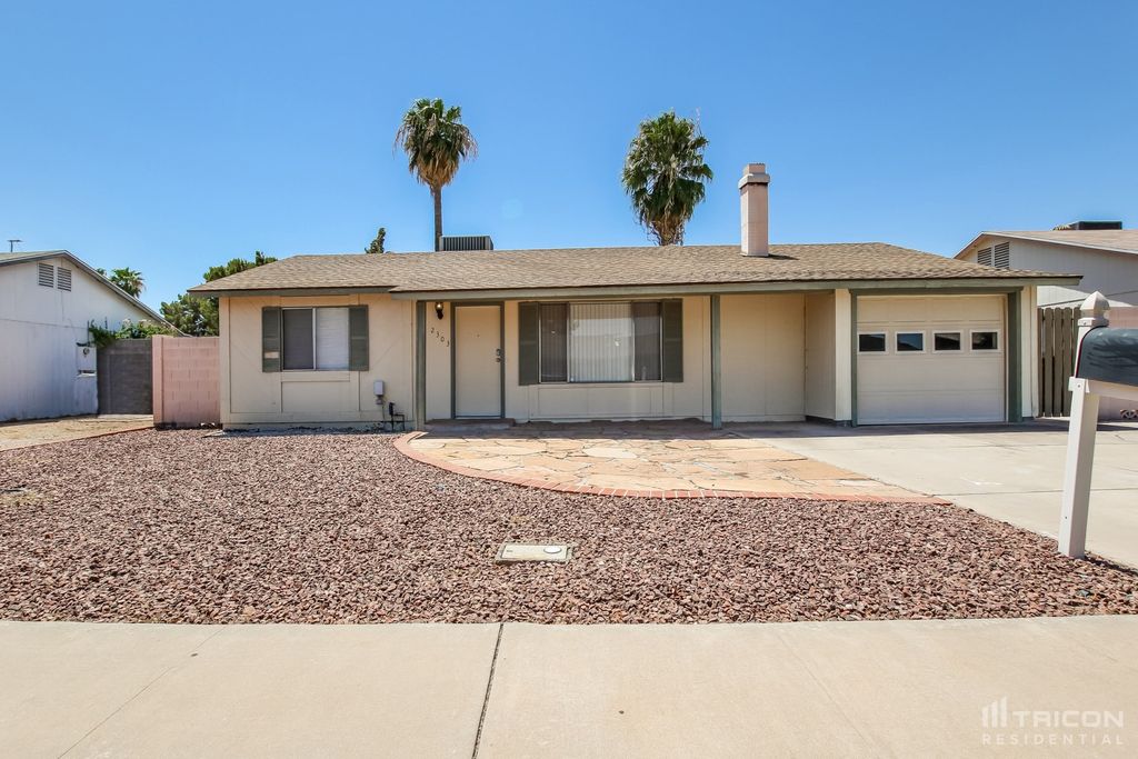 2303 W Summit Pl, Chandler, AZ 85224
