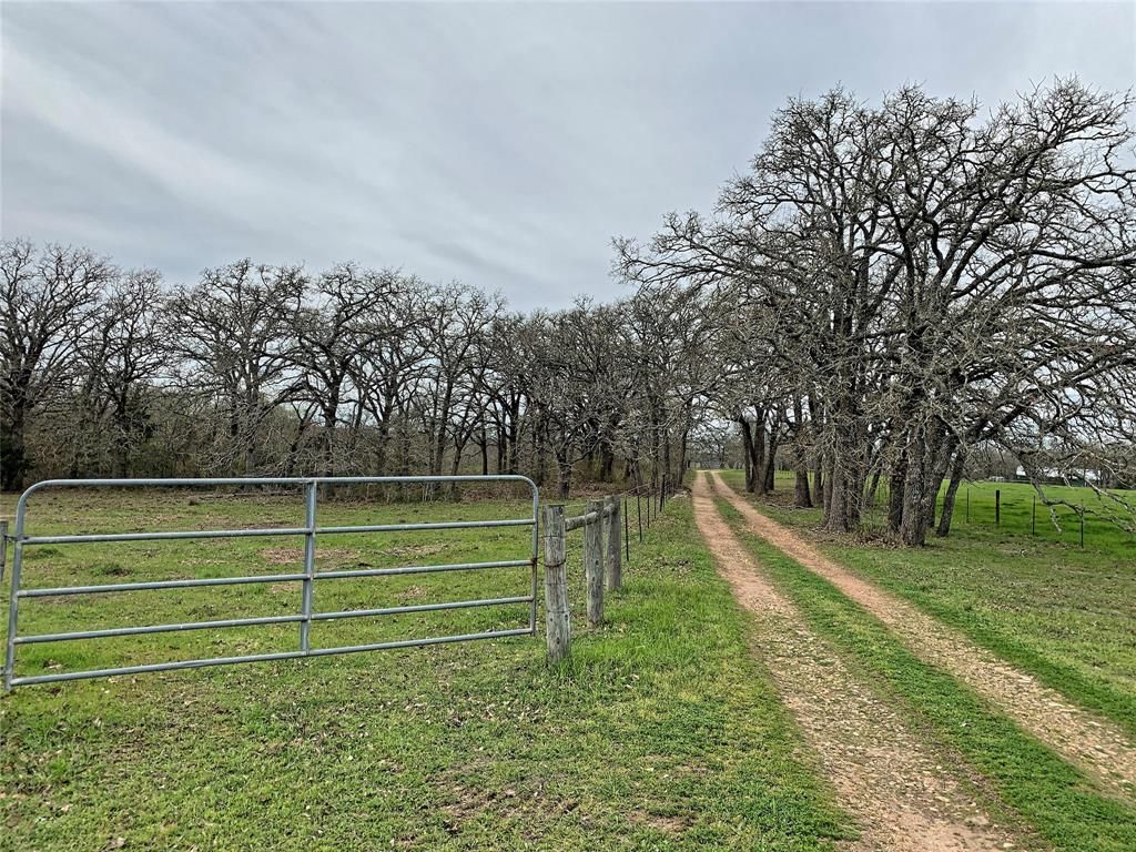 1400 County Road 120, Giddings, TX 78942