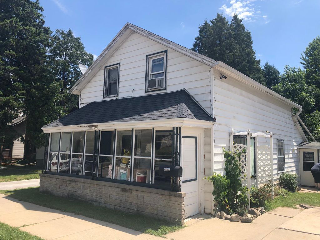 1533 Barton Ave, West Bend, WI 53090 Trulia