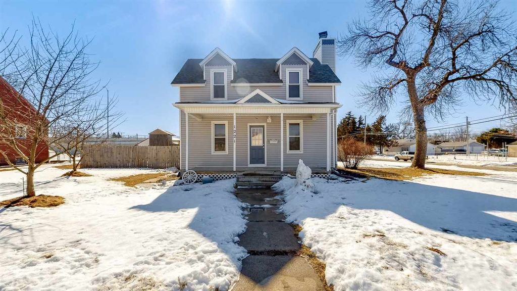1221 15th St, Columbus, NE 68601