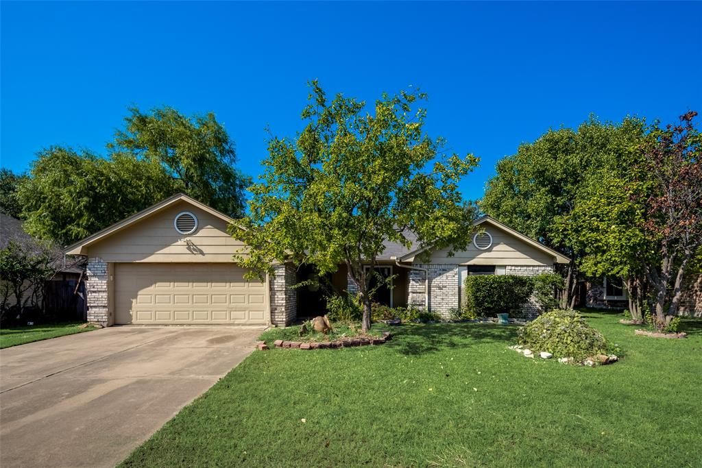6302 Musket Ln, Arlington, TX 76002