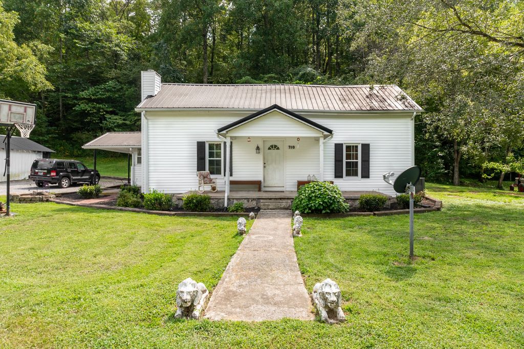 710 Phillips Hollow Rd, Westmoreland, TN 37186