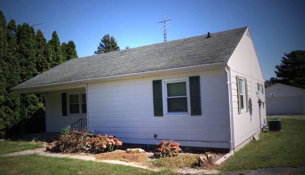 355 S  Jefferson St, Roseville, IL 61473