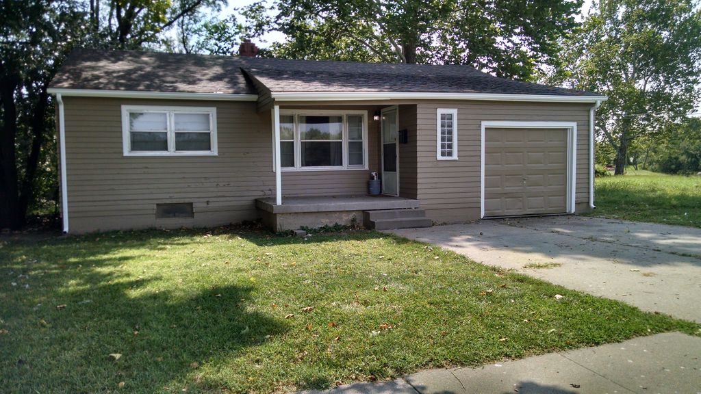 5809 E Mount Vernon Rd, Wichita, KS 67218