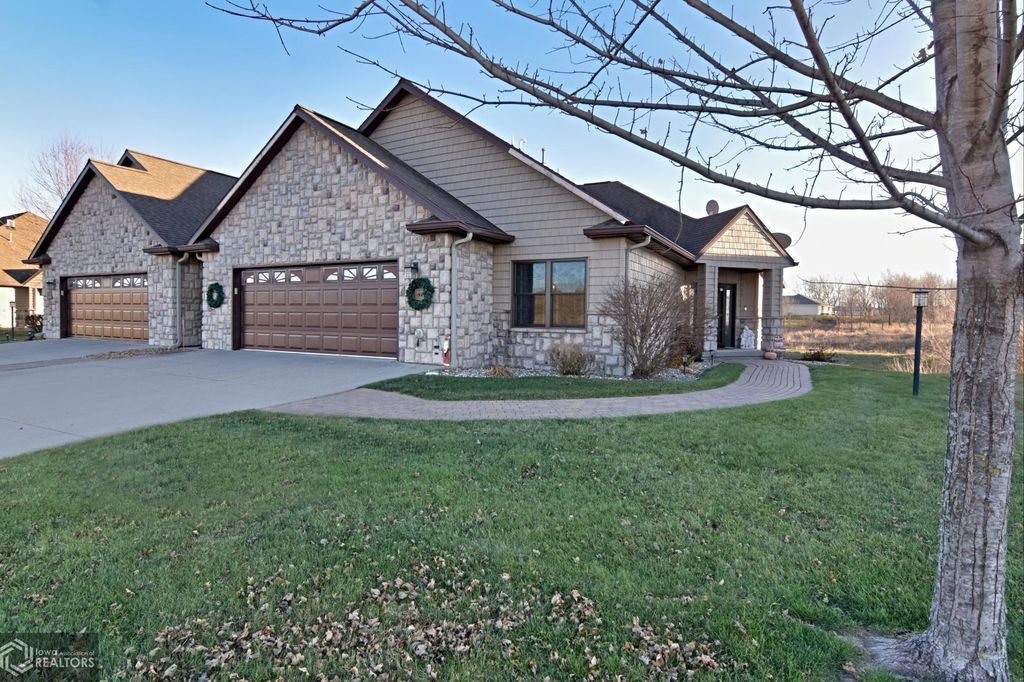 820 W Merle Hibbs Blvd, Marshalltown, IA 50158 | Trulia