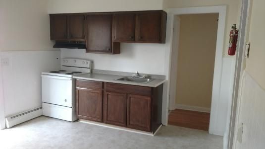 101 W High St #1, East Hampton, CT 06424