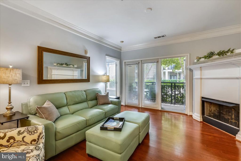 501 Hungerford Dr #154, Rockville, MD 20850