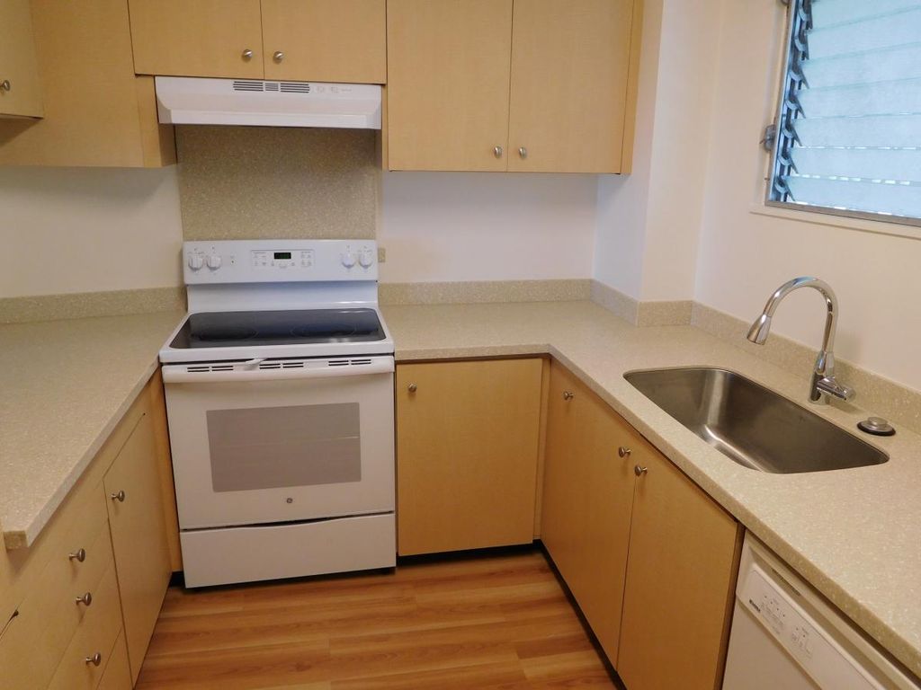 469 Ena Rd #1709, Honolulu, HI 96815