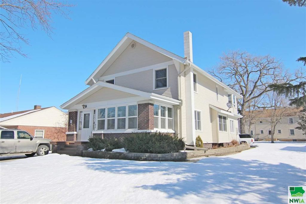 413 Lake Ave, Storm Lake, IA 50588 Trulia