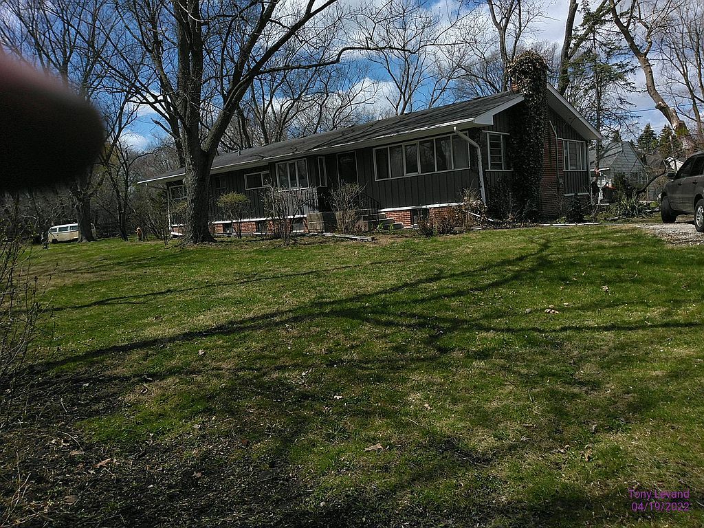 470 Bellaire Ave, Des Plaines, IL 60016