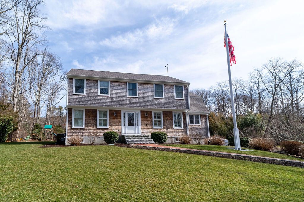 31 Marvin Circle, Falmouth, MA 02540
