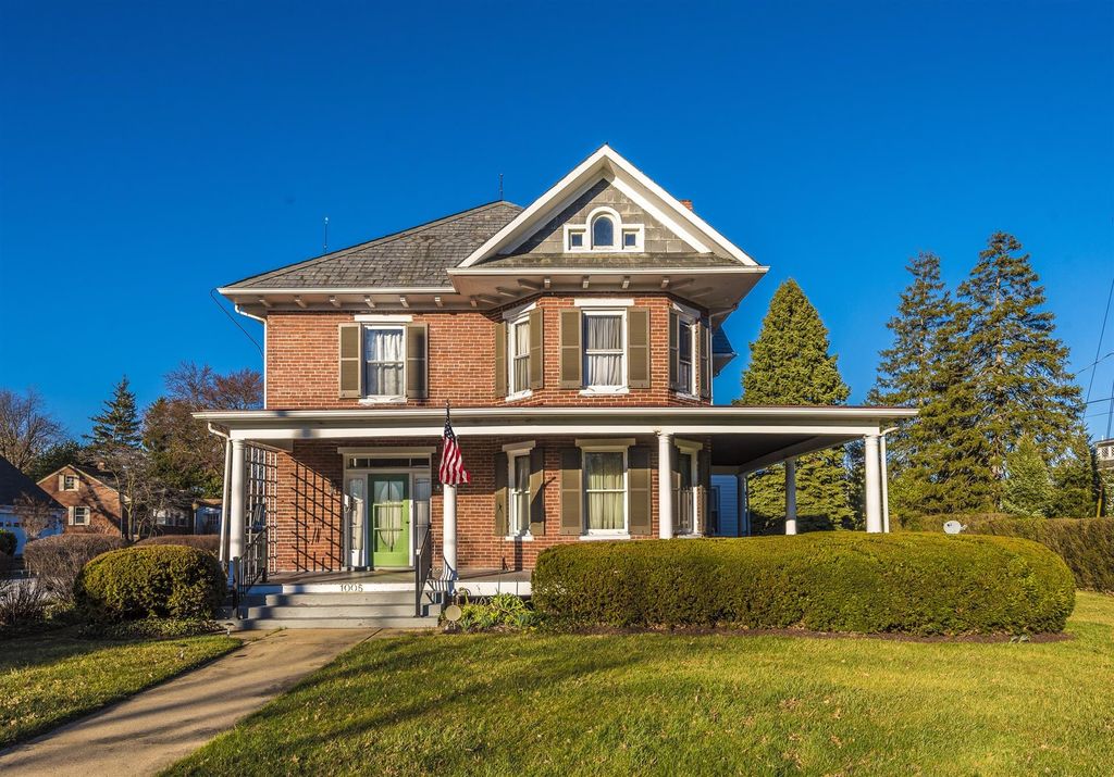 1005 Rosemont Ave, Frederick, MD 5 Bed, 2 Bath SingleFamily Home